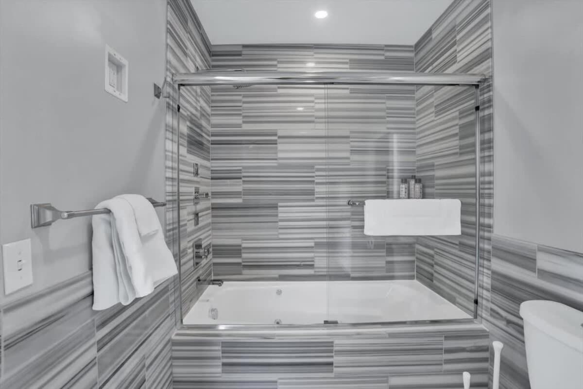 Cozysuites Spacious 2Br, Ppg Paints Arena, Pitts Pittsburgh Ngoại thất bức ảnh